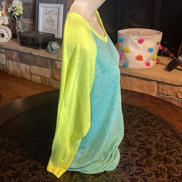 Hurley Raglan - Picture 3 of 3